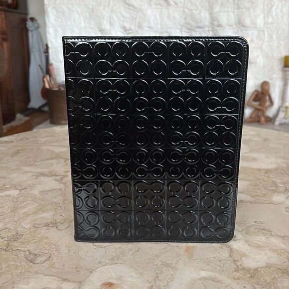 Coach Julia Op Art C Monogram iPad 2 Case - Black Patent Leather Mint Condition - Picture 1 of 11